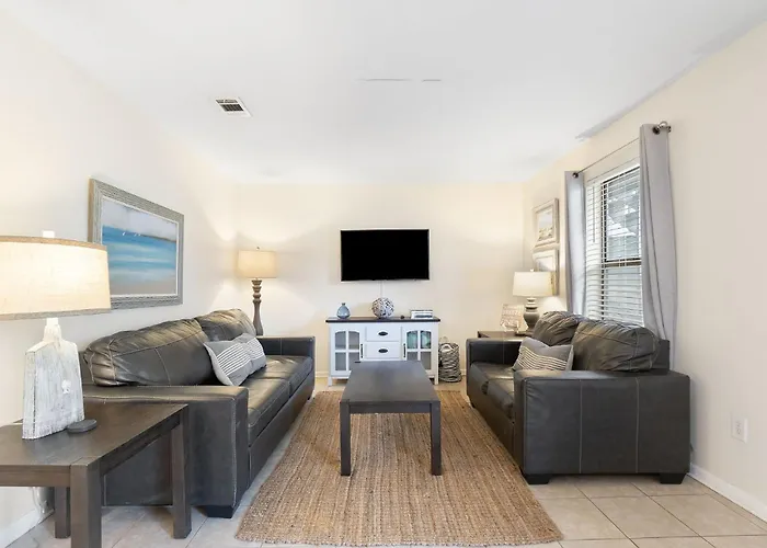 Holiday home 2br Access And Pool