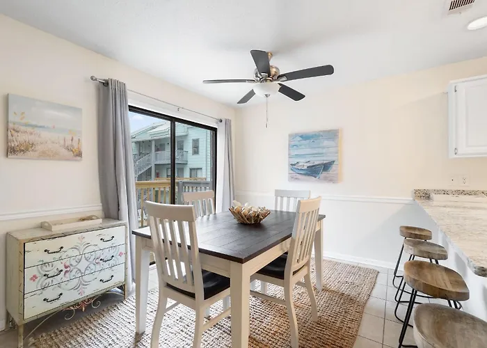 2br Access And Pool