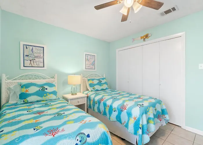 2br Access And Pool Holiday home