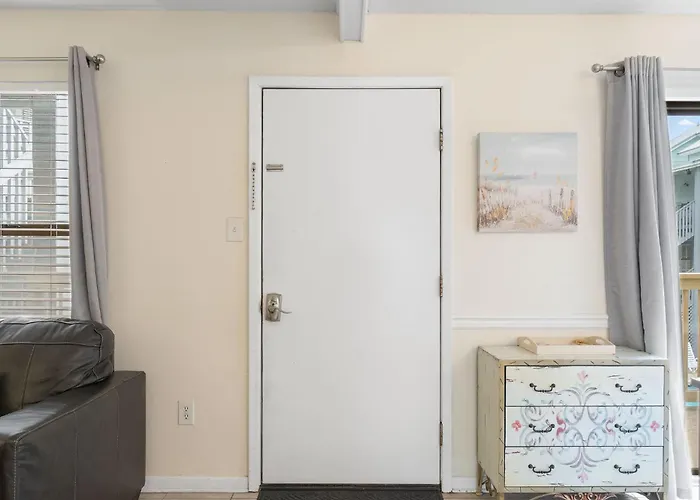 2br Access And Pool *