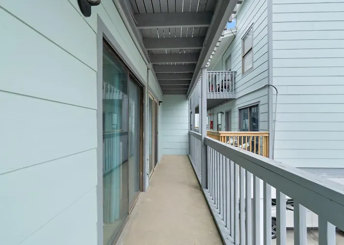 2br Access And Pool Holiday home *